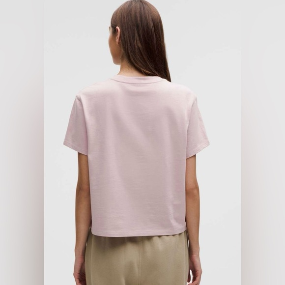 NWT lululemon Relaxed Fit Cotton Jersey T-Shirt Graphic Pink Haze Size 8 - Picture 2 of 11